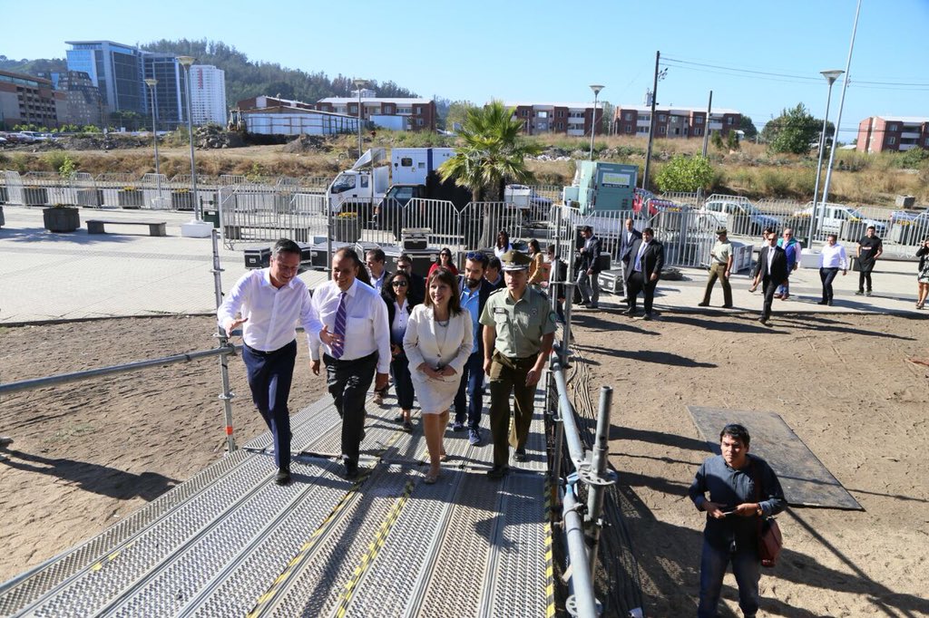 gorebiobio's tweet photo. Intendente @rdiazworner encabeza visita inspectiva de seguridad a las instalaciones de la 4ta versión del @RockEnConce en el Parque Bicentenario de Concepción https://t.co/tO1bEKxpJ9
