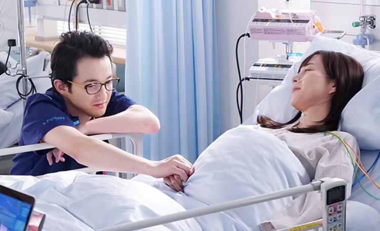 S K R Twitterissa 最近ふと思うこと もし 冴島さんが流産してなかったら そろそろ生まれる頃だよね って そうだったら今ごろどーなってたんだろうなーって 心から思う 映画では幸せになって欲しい って コードブルー コード ブルー 冴島さん 冴島