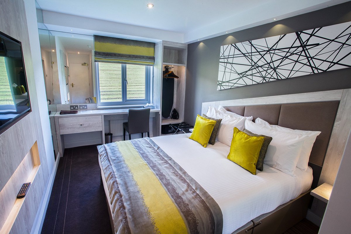 scott_davison20's tweet photo. Our H1401 ST22 Cascina Pine looks amazing in the Red Hall Hotel, Bury guestrooms! Designed by @APMDesignLtd 
Check the finish for yourself here - https://t.co/a9BgEeszFJ https://t.co/tS1QtihKpi