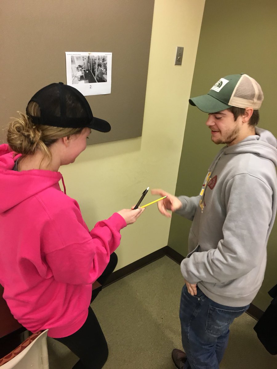 DelmarMathRocks's tweet image. Mrs. Terry Rodenbaugh demonstrates a Gallery Walk for making inferences. #ProjectKEEP