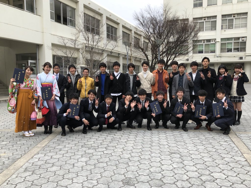 stst3411's tweet photo. 高津高校卒業しました！
ほんまに70thで良かったです
みんなありがとう！ https://t.co/ZAWk3vuE3X