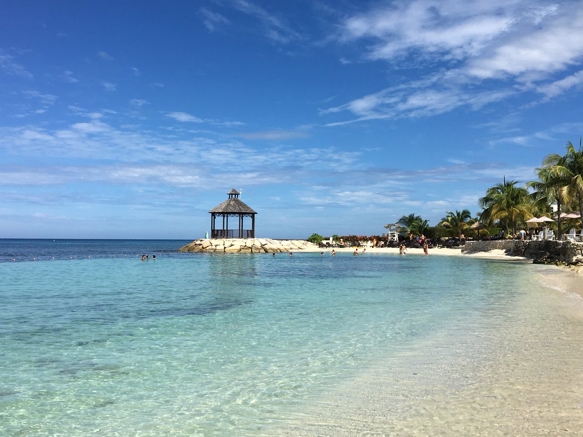 SecretsWOrchid's tweet photo. #BeachThursday goal: Enjoying our beautiful weather with a gorgeous ocean view at #SecretsWildOrchid Montego Bay! https://t.co/1fpVJf7D0u https://t.co/P2onqwvt1b