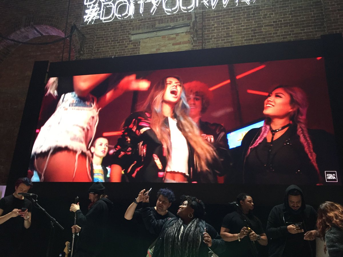 4WallEurope's tweet photo. #TBT to the launch of L’Oreal Colorista and Lousia Johnson's backing band taking a selfie with our vibrant 2.8mm LED videowall backdrop!
#avtweeps #eventtech #selfiebackdrop https://t.co/6qEpL24Q0K