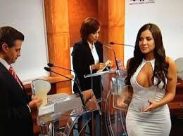 thestickylips's tweet photo. @asilascosasw @SnMartinPamela @INEMexico @WRADIOMexico  https://t.co/MBVFCyemBr
