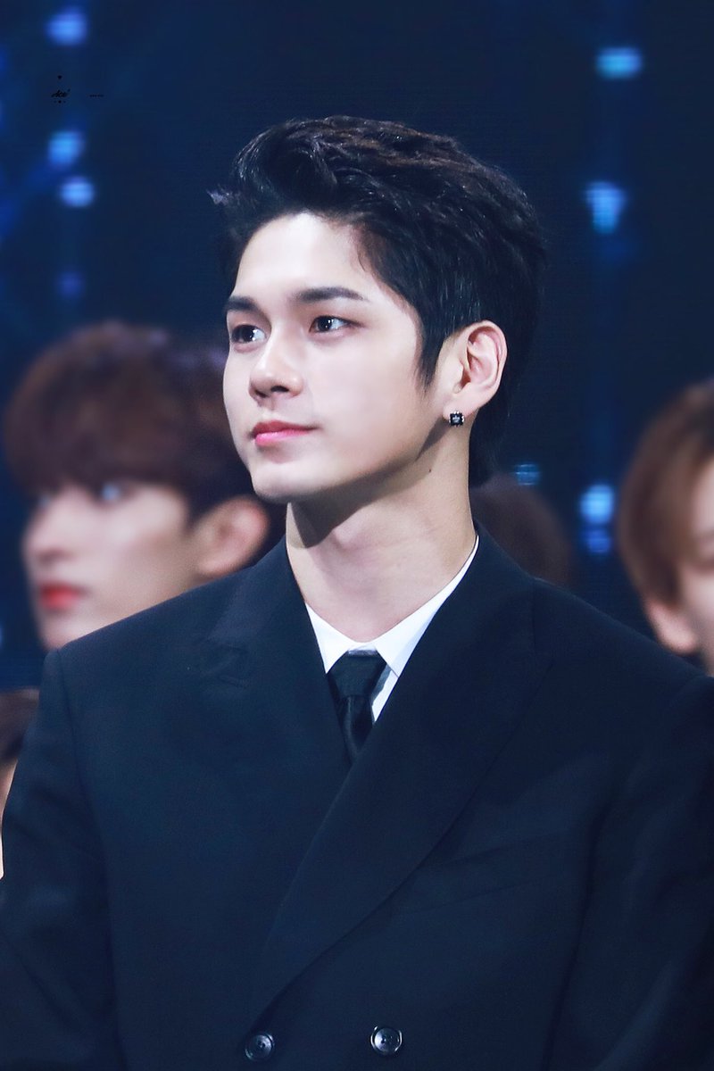 ongza016's tweet photo. 성우 신한은행  
성우 신한SOL  
성우 노래  
성우 춤  
성우 gif  
성우 움짤  
성우 연기  
성우 손  
성우 키  
성우 음악중심  
성우 쇼음악중심  
성우 뮤비  
성우 비주얼  
성우 라디오스타  
성우 비율  
성우 사진 https://t.co/2c52h1Yzaf