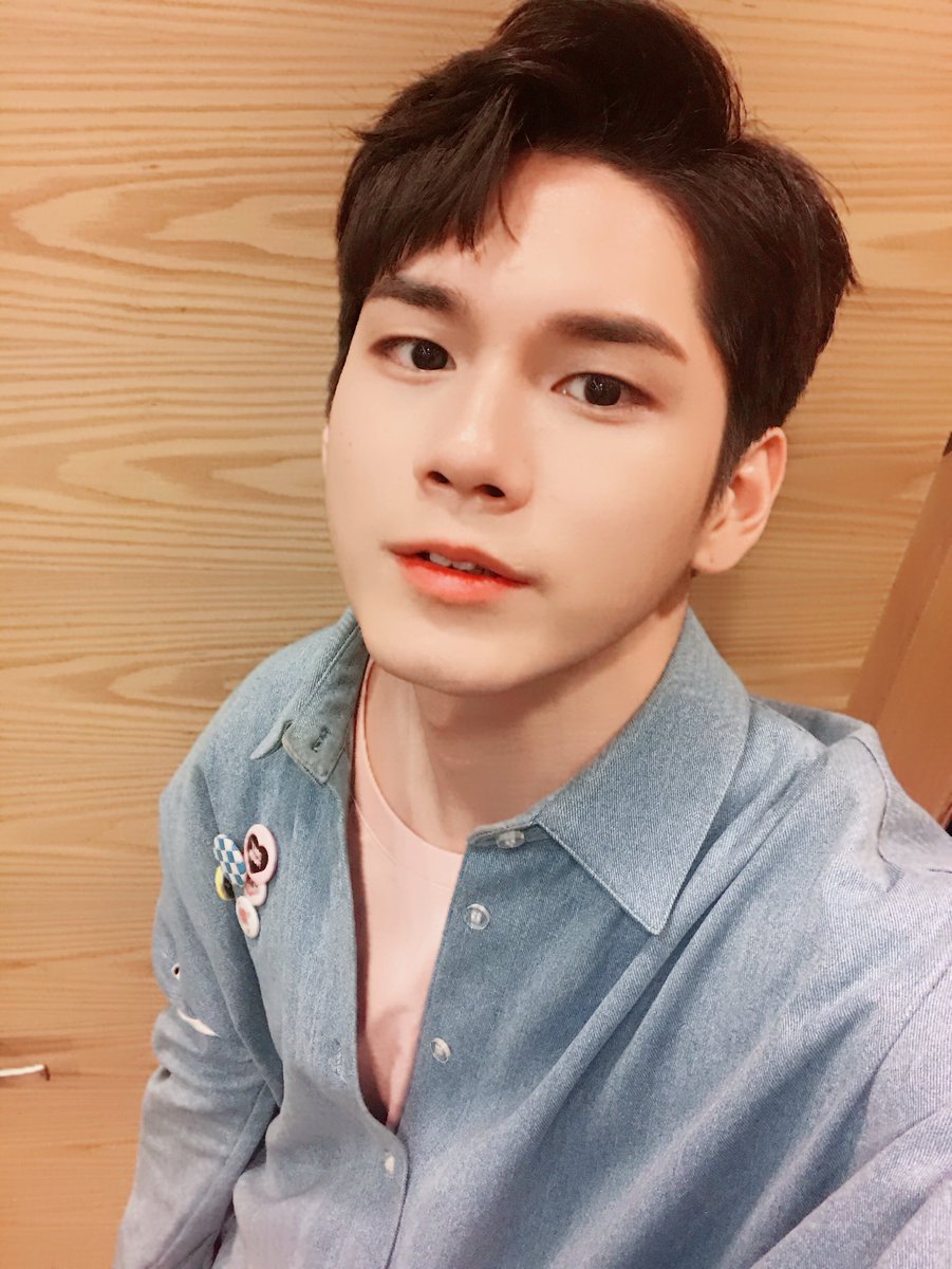 ongza016's tweet photo. 성우 신한은행  
성우 신한SOL  
성우 노래  
성우 춤  
성우 gif  
성우 움짤  
성우 연기  
성우 손  
성우 키  
성우 음악중심  
성우 쇼음악중심  
성우 뮤비  
성우 비주얼  
성우 라디오스타  
성우 비율  
성우 사진 https://t.co/uPggfg8lF1