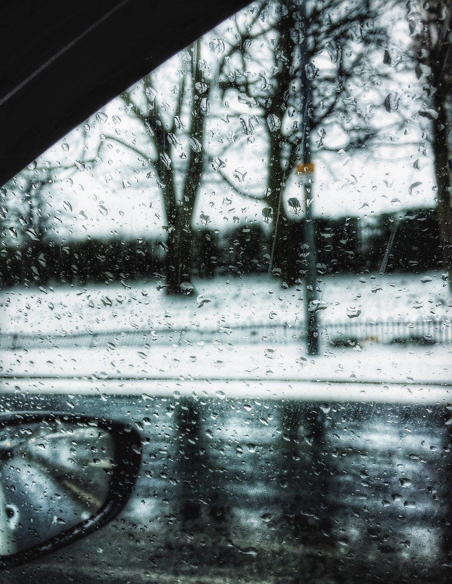 bd_visuals's tweet image. Awesome shots with my iPhone6 
.
.
.
.
.
.
#awesomeshot #randomshot #snowday #bdvisuals_prod #bolarinwa #lancashire #nature #010318