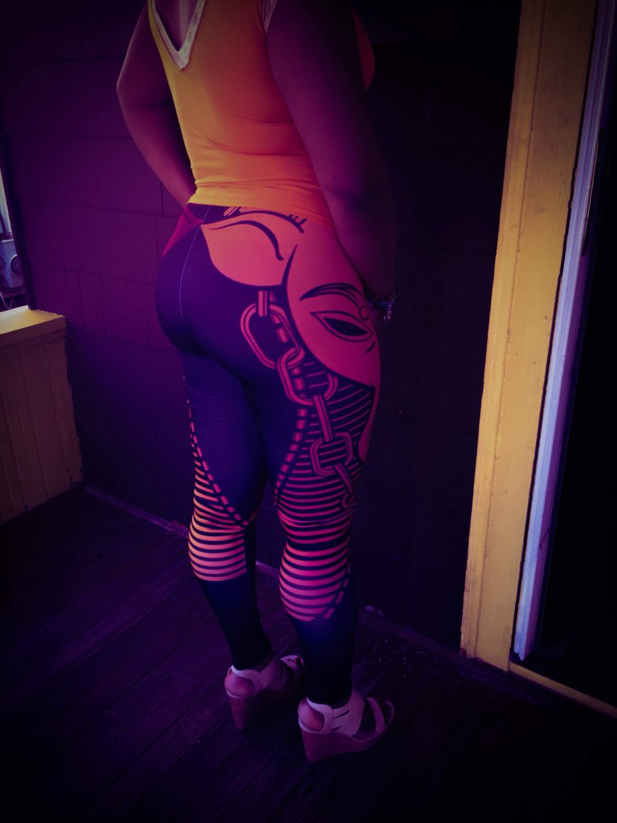 Janabyofficial's tweet photo. #Janaby #Fashion #Couture #Boston #NewYork #Leggings https://t.co/VrtN5Ka0PU