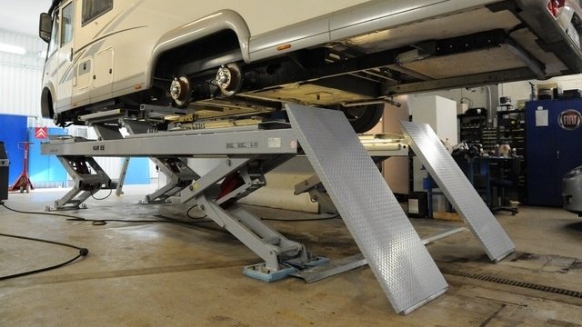 Løft av bobil og caravan gir flere oppdrag for #bilverkstedet. Har du det rette utstyret? Les mer i Würth-bloggen hubs.ly/H0b7ZcS0