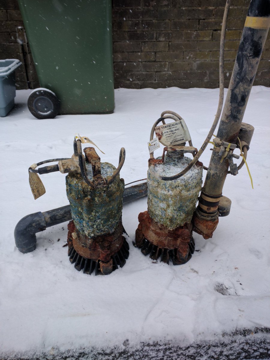 basementpump1's tweet photo. Our #pumpengineers are battling against the weather this week protecting our clients #basements investments. Replacing a poorly maintained #pumpstation before the thaw of the snow.. https://t.co/Bt8ZyOHgb8