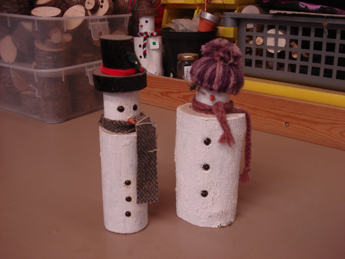 TheGrangeCentre's tweet photo. So, what do we do when it's snowing and too cold to go out?
Here's an example. #StormEmma #BeastFromTheEast @TheGrangeCentre #snowmanchallenge https://t.co/CQbgJv49SL