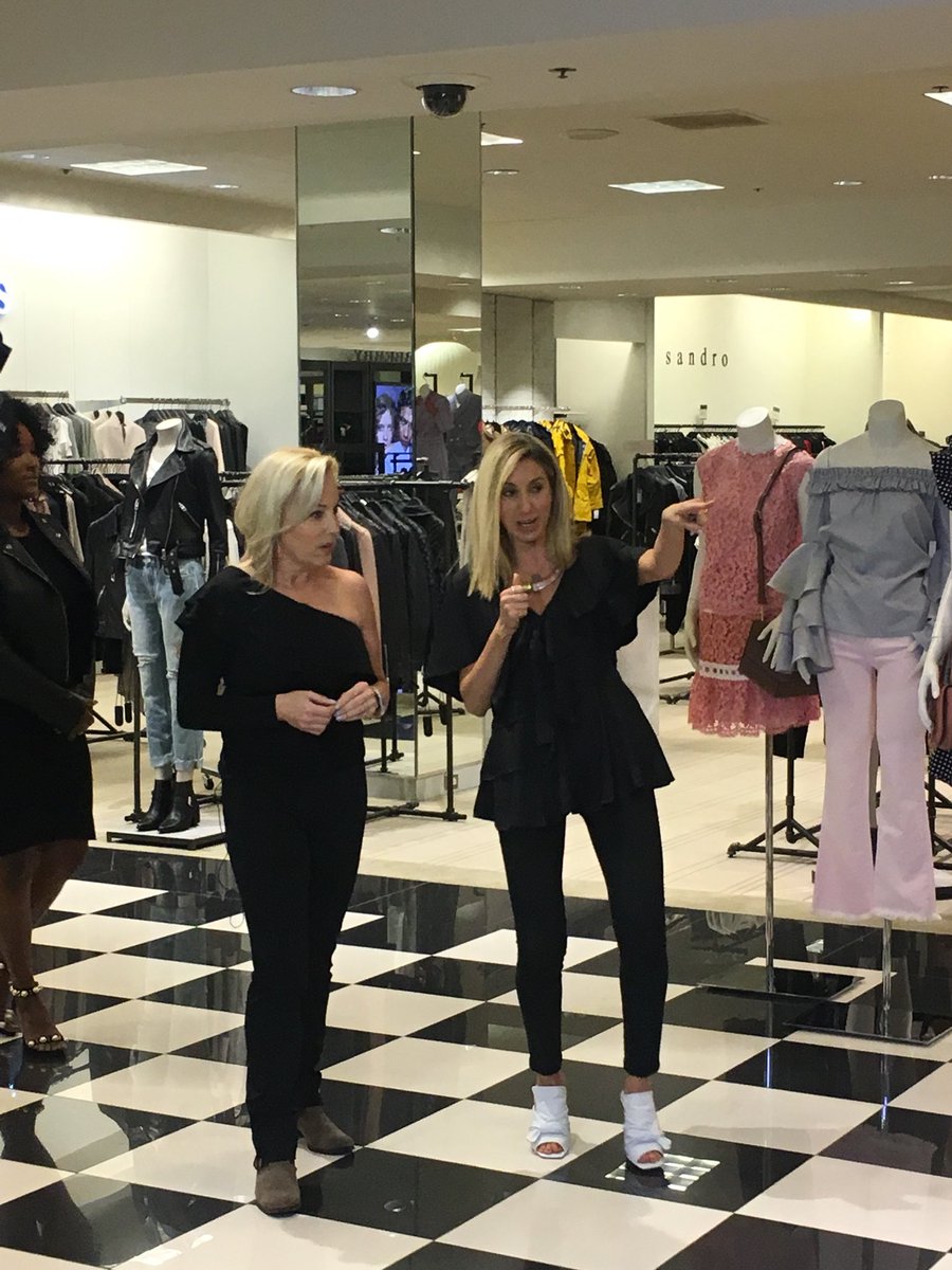 RebeccaG513's tweet photo. Love having @JennFredFOX29 @Bloomingdales KOP this am! Talking #springfashion https://t.co/84wEwTiPmH