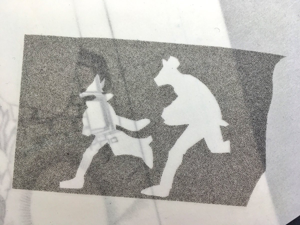 先週の原稿に使ったトーンの切れ端!これだけ見ると可愛い。絵本のような漫画を描いてるのね私☺️ 