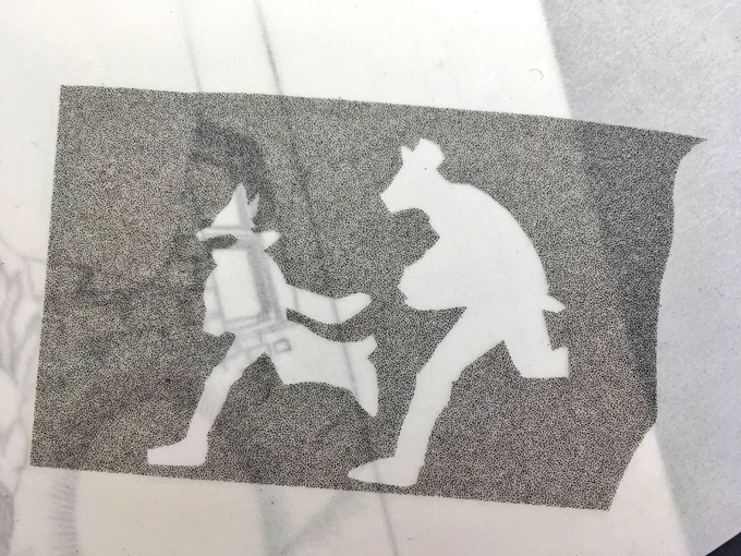 先週の原稿に使ったトーンの切れ端!これだけ見ると可愛い。絵本のような漫画を描いてるのね私☺️ 