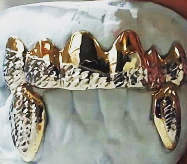 mouthpisegrillz's tweet photo. #hiphop #gold #jewelrydesign #goldplug #igaddict #swag #mouthpisegrillz #jewelrygram #fortworth #texas #jewelryaddict #retail #follow #j... https://t.co/dPfrARyqQV