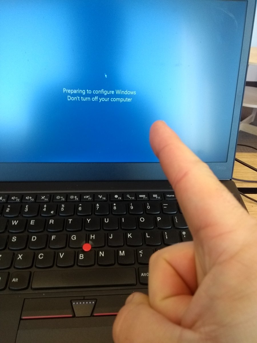 JodyBeeching's tweet image. Guys how long should I let it do this for before I switch it off and then on again? #Ihatecomputers #techwizard #ITsupport