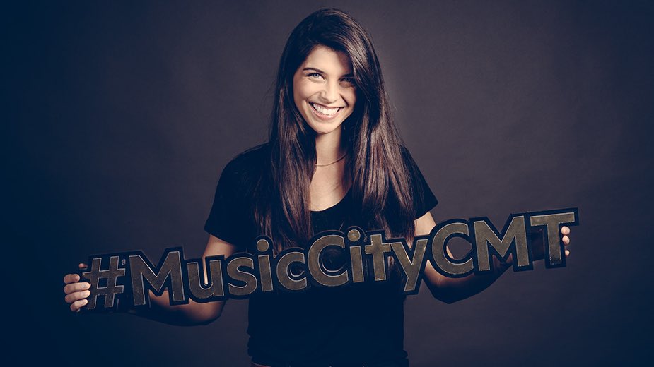 Join me <a href="/RachylDegman/">Rachyl Degman</a> on instagram tonight 10/9c for a live video of the premier part of #MusicCityCMT and some behind the scenes pics!