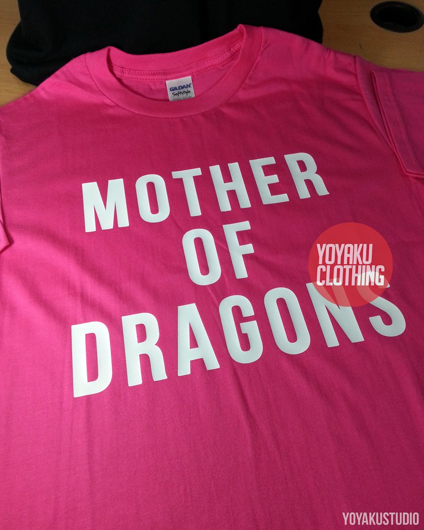 kicaukacau's tweet photo. [Kaos] 👩Mother of 🐉Dragons
.
Link order;
🛒Bukalapak: https://t.co/ycbyRv2xcm
🛒Shopee: https://t.co/14CIyfSUy5
🛒Tokopedia: https://t.co/1fPKzfWQ8w
.
#KARMATHESERIESMALAM01 #RenteKudalaut #ReadyForJavaJazz #AkuInginBahagiaWalau #PolemikSiapaLawanJokowi Metro TV Reza Rahadian https://t.co/rlGQavhIdQ