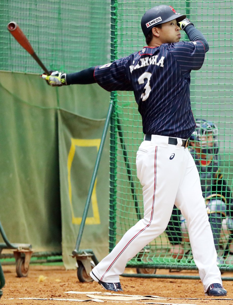 侍ジャパン #浅村栄斗 はナゴヤ球場の室内で打撃練習（撮影・田崎高広