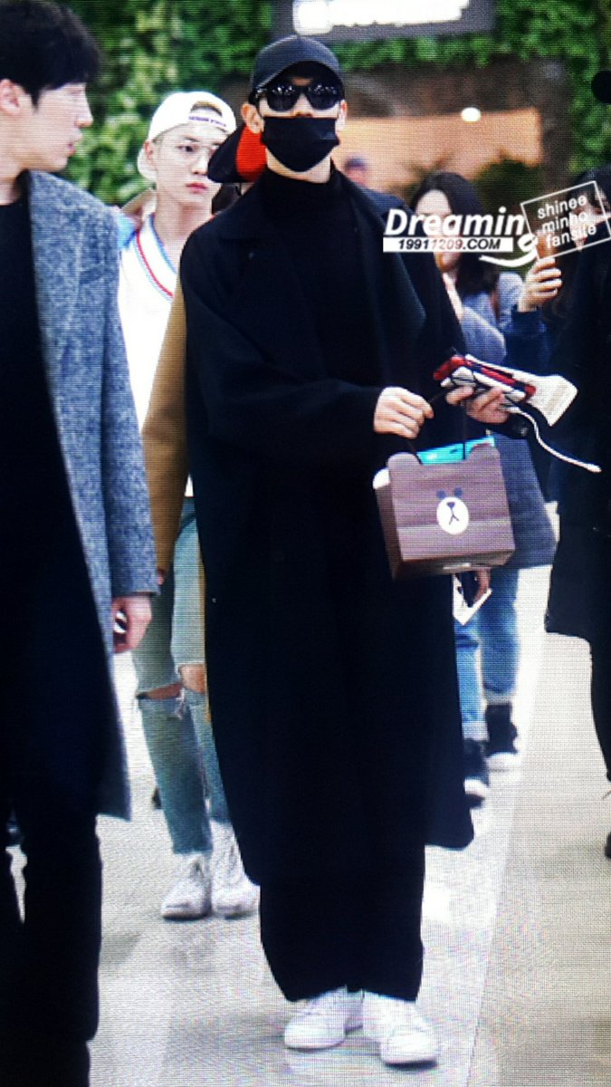 dreaming1209's tweet photo. 180301 김포공항 도착 민호 드디어 한국~~~ https://t.co/zEFYILlbWt