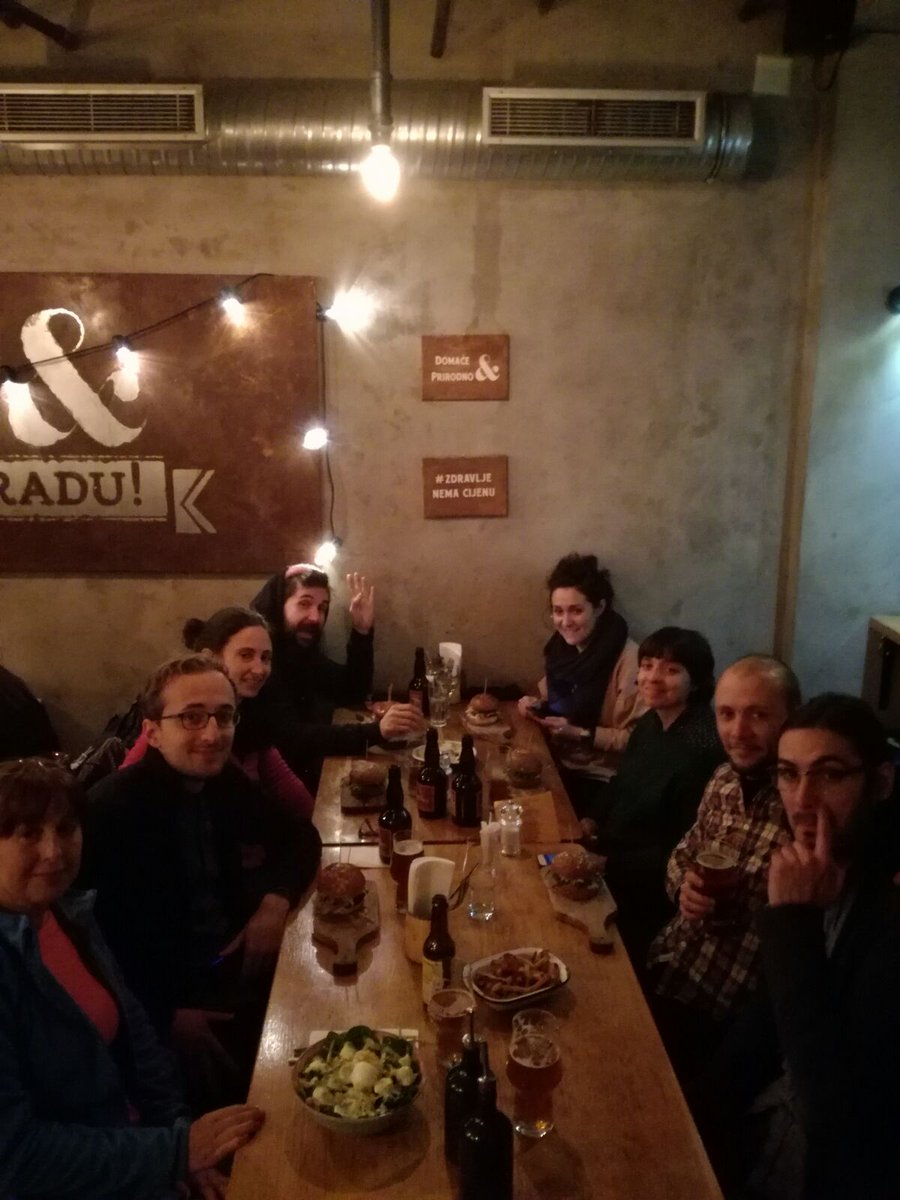 passaggicultura's tweet photo. #REFEST - #Croazia 22-28 febbraio 2018
Ultimo giorno di residenza artistica: 
Fuori dell’ex hotel Porin fuori #Zagabria che ora accoglie #rifugiati e richiedenti asilo conosciamo un ragazzo #iracheno, che ha ottenuto l’asilo, e un uomo #siriano https://t.co/IhQsGBZ69p