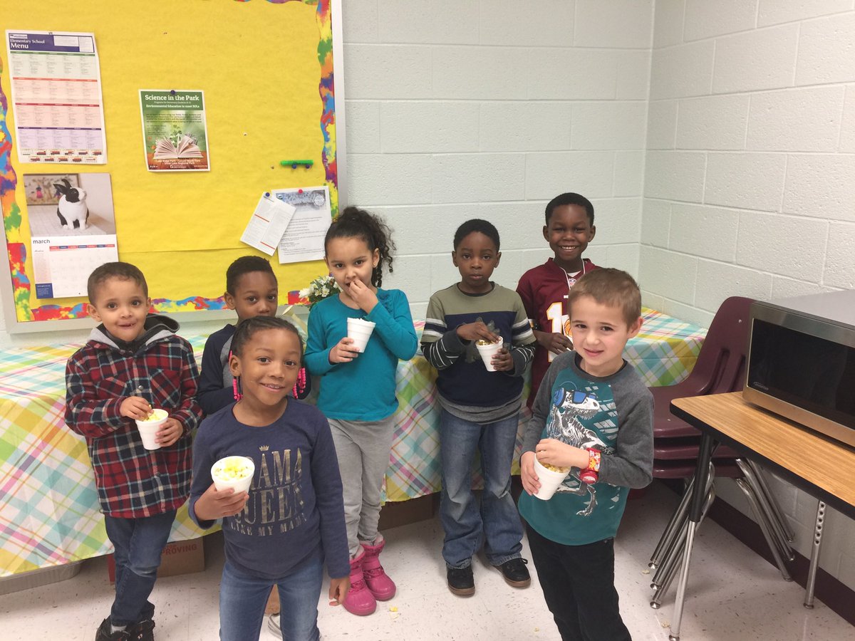 SEllisprincipal's tweet photo. Congratulations to our kindergarten Star-tastic students of February! @EllisSoars https://t.co/CCL27v74Ta