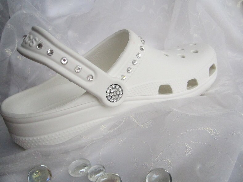SebClatworthy's tweet photo. @LozBinding Shes jelous because she knows you’ll rock these better than her at the wedding 🔥 https://t.co/PRgPE1tF9l