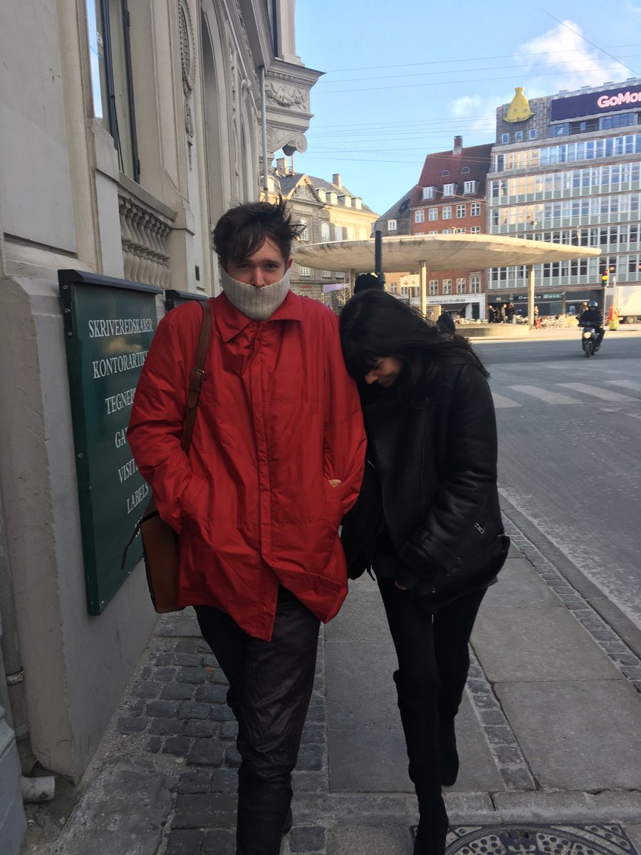 jamesblake's tweet photo. I love her https://t.co/nPEx0cvYFR