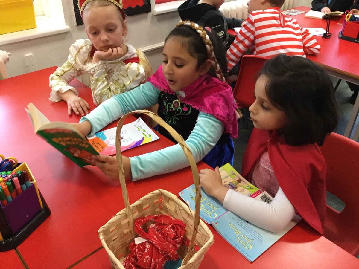 firsprimarysale's tweet photo. #Year2LT & Year4KH Enjoying shared reading for World Book Day! https://t.co/4sSvBwNy8o
