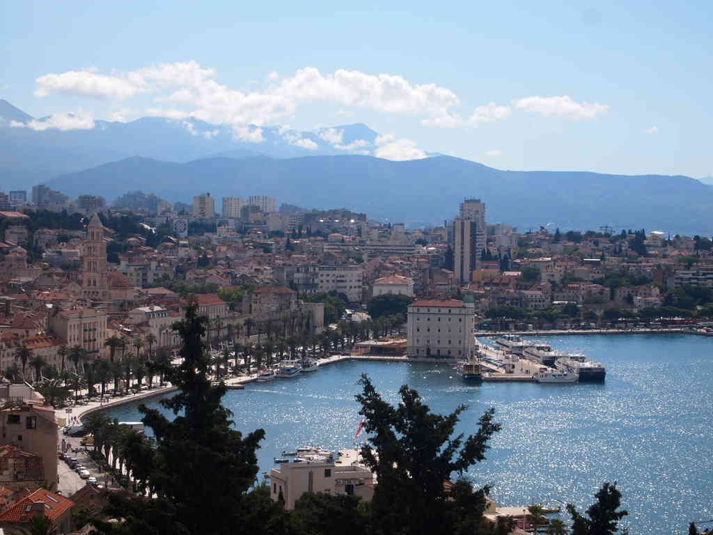 ST_tour_excursi's tweet image. #Croatia #Split #FirstLookout just admiring the view :) split-tours-excursions.com/best-lookout-p…
You can always grab some terrific shots from the first lookout