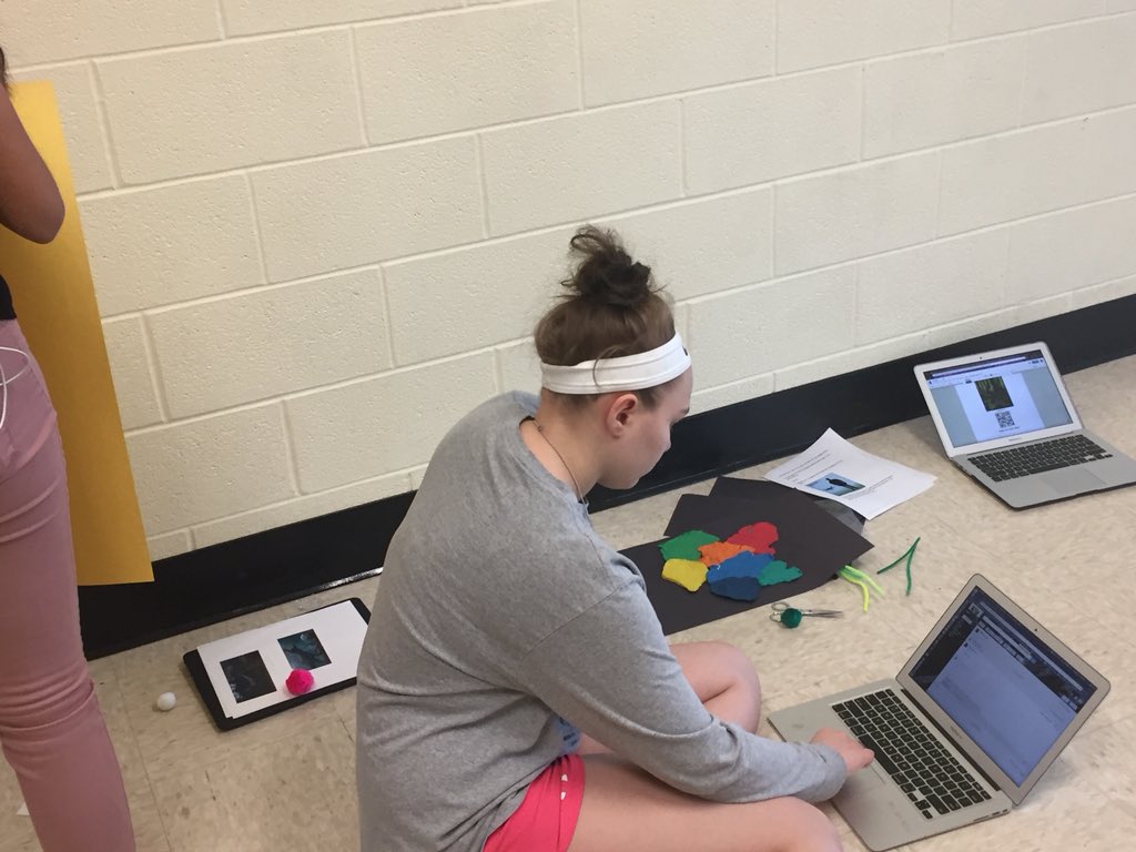 sunflow3r631's tweet image. #exhibits in the making! #paleobiology #geologictime #bhslearns #maker