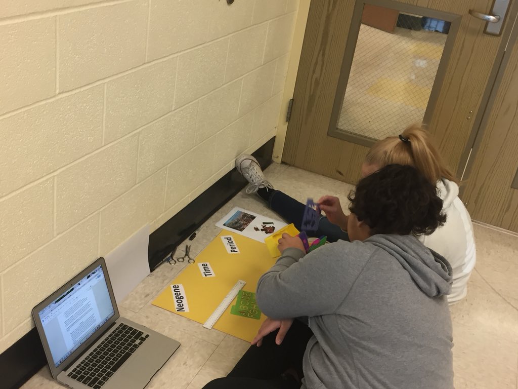 sunflow3r631's tweet image. #exhibits in the making! #paleobiology #geologictime #bhslearns #maker