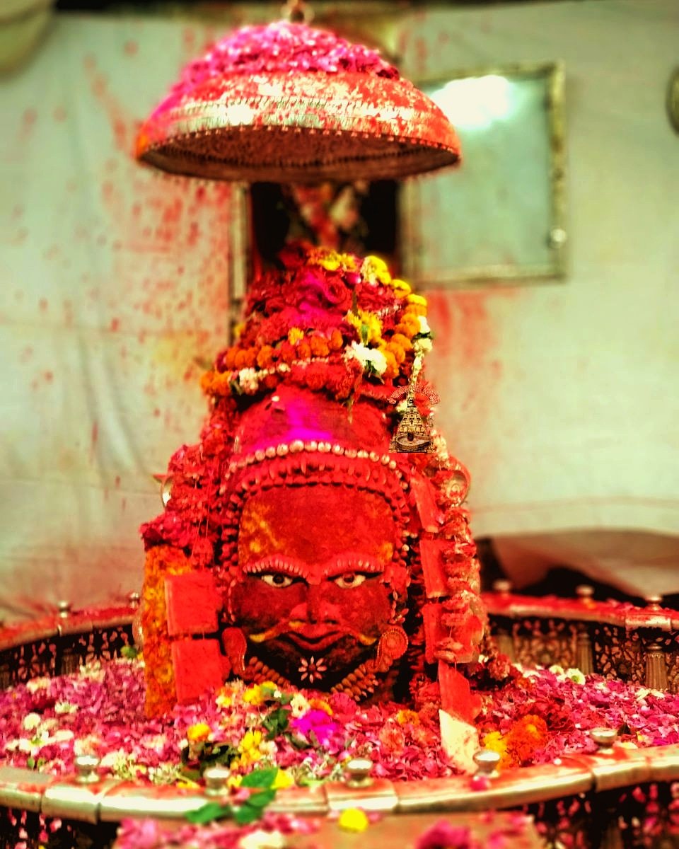 ShreeUjjain's tweet photo. 🕉 जय गुरुदेव 🕉 🙏🌹जय श्री महाकाल 🌹🙏
श्री मह���कालेश्वर ज्योतिर्लिंग जी का आज का सांध्य आरती श्रृंगार दर्शन .
1 मार्च  2018 ( गुरुवार )
श्री गुरुकृपा ही केवलं https://t.co/IGlsBwTfkp