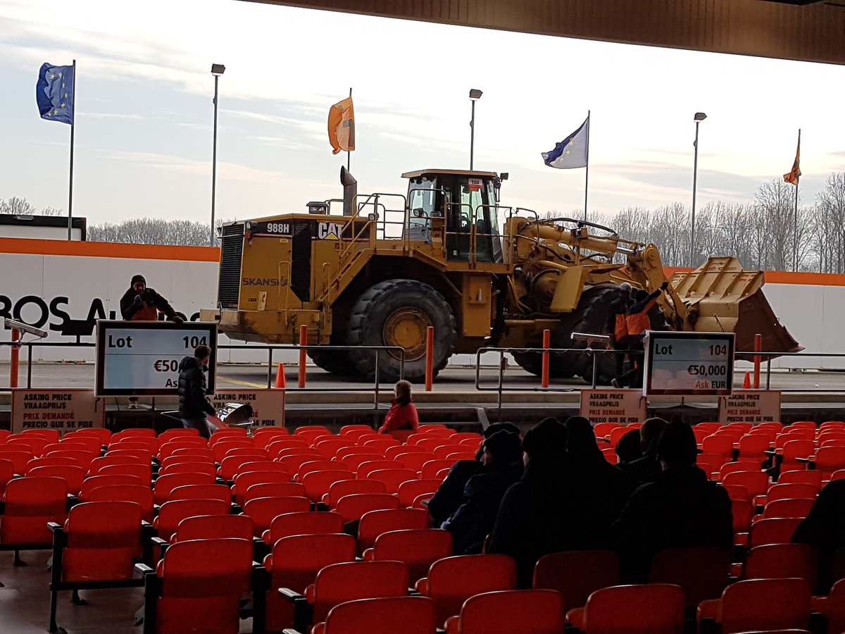 markvanommen81's tweet photo. Almost bought some heavy machines 😉 during the live auction at @RitchieBros today! Many machines need to be shipped and @BroekmanLog is able to organise these shipments towards final destination everywhere in the world More info at: https://t.co/DOnYOmFT4P https://t.co/sZPZAREgpM