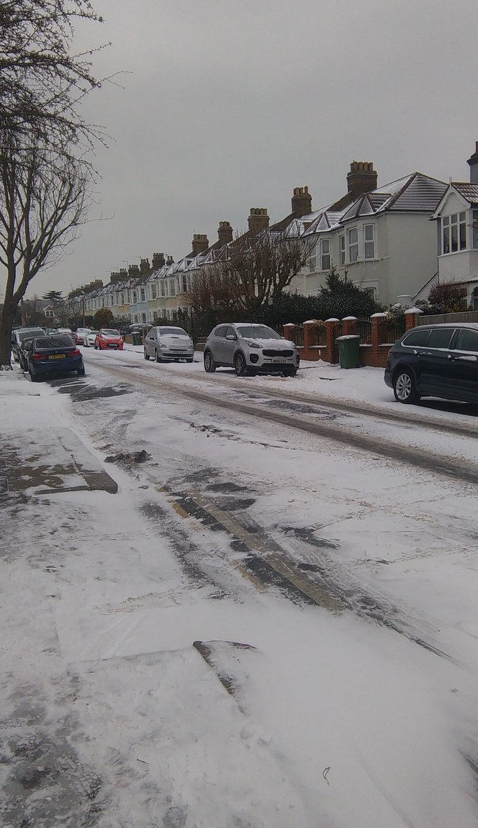 GaynorWingham's tweet photo. @Royal_Greenwich Greenholm Rd #Eltham Park ungritted (not on your gritting programme), paths unsalted & treacherous & #PowerUK roadworks blocking pavements. Residents frightened to go out. @Spencer_Drury @CDavisEltham @CllrLindaBird #dangerous #unsafe #ice #snow https://t.co/Twb05sVAVd