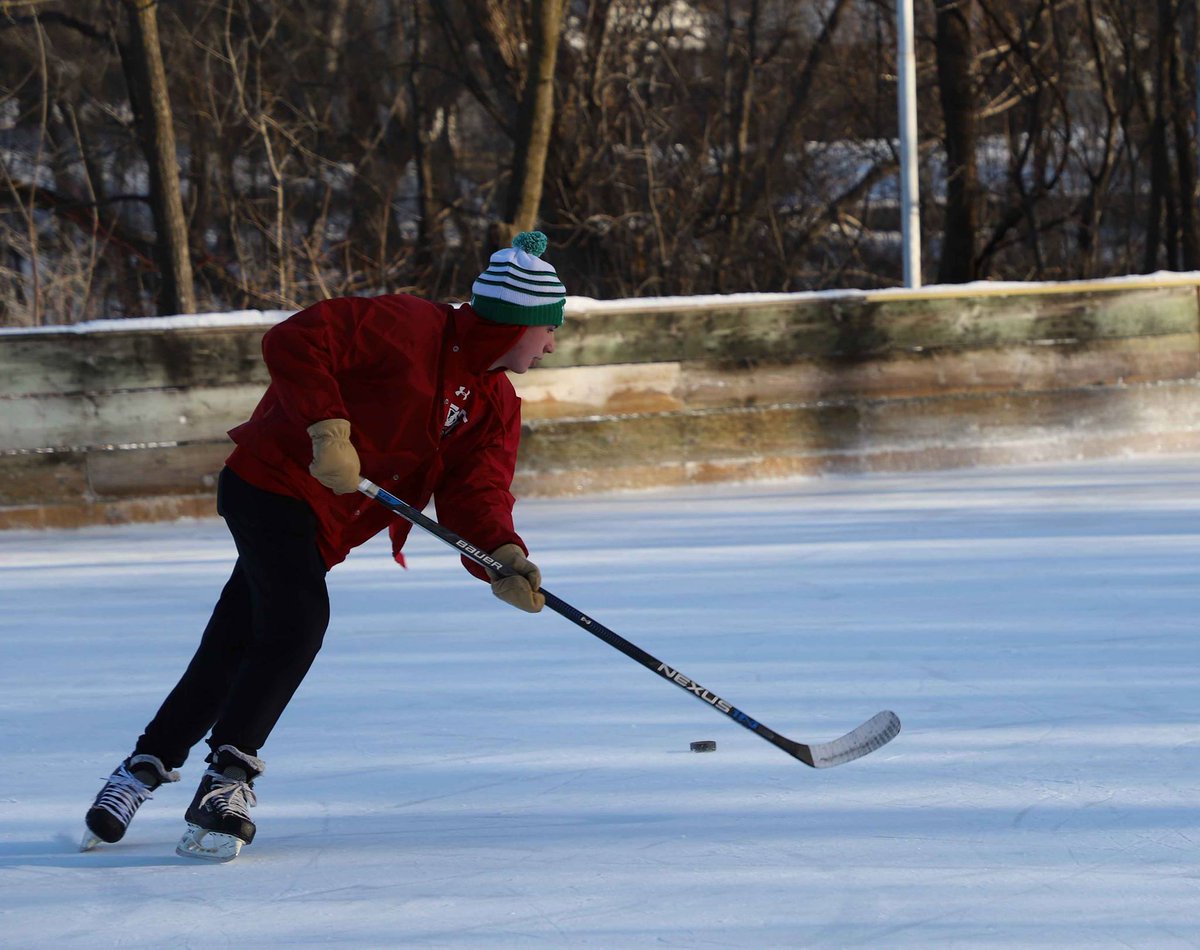 EdinaMN's tweet photo. Skate one more time! Today is the last day for outdoor rinks. Warming houses at Countryside, Highlands, Lewis, Normandale and Weber parks close at 9:30 p.m. March 1. 

We had 22,313 skaters this winter. Thanks for a spectacular season! https://t.co/6hO92do2fo