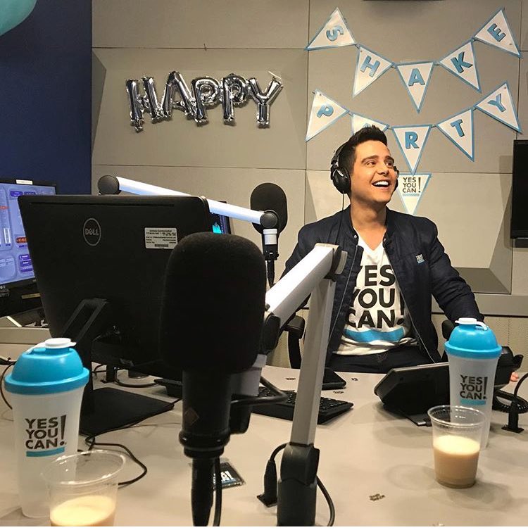 yesyoucan's tweet photo. En #YesYouCan estamos de fiesta con el lanzamiento de Costa a Costa del #transformchallenge 2018 👏🏽👏🏽👏🏽👏🏽👏🏽👏🏽👏🏽👏🏽👏🏽👏🏽 Celebramos con un super #shakeparty #yesyoucan desde la Radio y EN VIVO por TV https://t.co/ESDg3t2jUe
