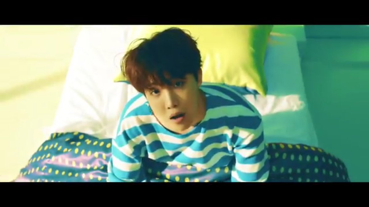 abymees's tweet photo. SOY LA CHICA MÁS FELIZ DEL MUNDO!!
ES HERMOSO, EL MV TODO ES HERMOSO, ES UN TEMAZO
MI BEBÉ, AAAHH ESTOY LLORANDO
#HIXTAPEisComing
@BTS_twt
#THOSFansBTS25F
#iHeartAwards #BestFanArmy #BTSARMY https://t.co/imbLJfxztd
