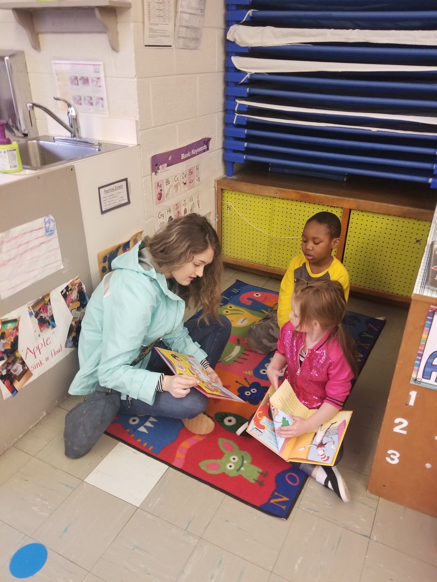 Inspired_Bailey's tweet photo. We ❤️ our MHS Student Leaders sharing books with our PK students. @alroyster @JoyTomsMHS @RCS_NC #LeaderReaders #ReadAcrossAmericaWeek 📚🐾 https://t.co/8dGSiLhIHL