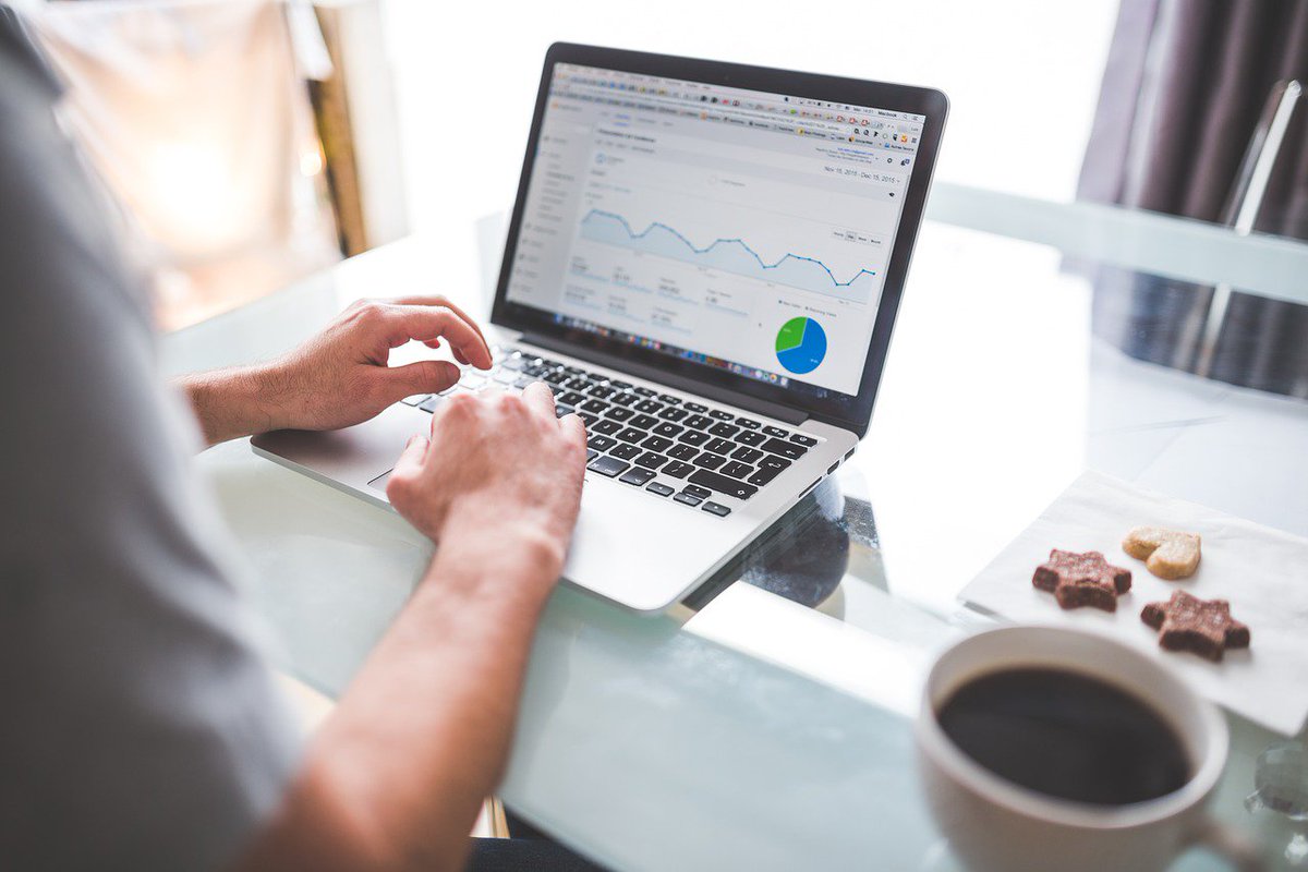 Not sure how to give someone access to your website's #GoogleAnalytics account? Here's a quick rundown on how to do it in the new updated version distortion.co.uk/blog/invite-so…