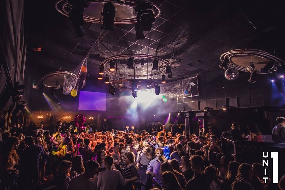 Unit1Exeter's tweet image. 🎶Very, very cheap £1 Drinks!
Entry fee is £1 each! 🎶 #QuidsIN!!! 
🎟socsi.in/MzBeg🎟