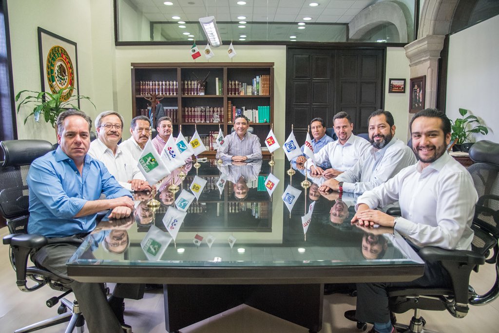cruz_roa's tweet photo. Hoy concluye una etapa muy importante en mi trayectoria profesional. 

Como Presidente de la Junta de Coordinación Política de la #LIXLegislaturaEdoMéx, tuvimos 2 años y medio de intenso trabajo, donde se privilegió el diálogo, el consenso y el respeto. https://t.co/ij4Xtxbpib