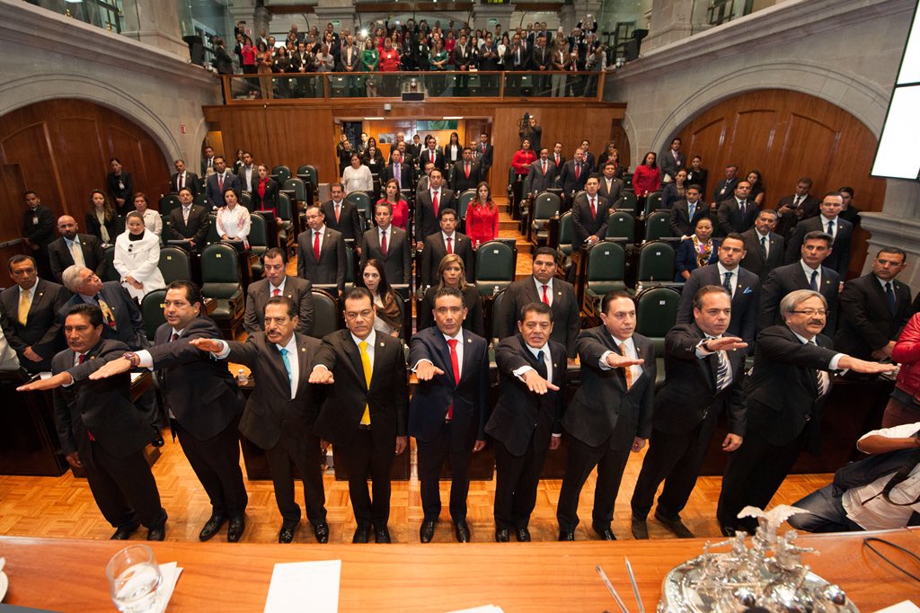cruz_roa's tweet photo. Hoy concluye una etapa muy importante en mi trayectoria profesional. 

Como Presidente de la Junta de Coordinación Política de la #LIXLegislaturaEdoMéx, tuvimos 2 años y medio de intenso trabajo, donde se privilegió el diálogo, el consenso y el respeto. https://t.co/ij4Xtxbpib