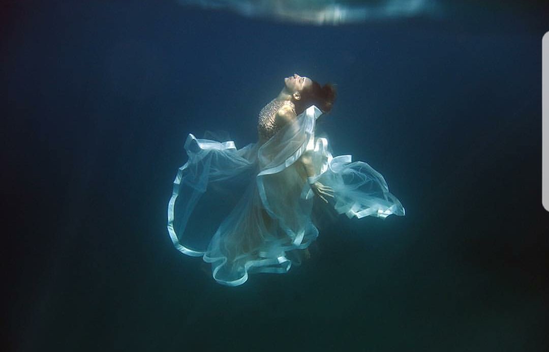 selenad0614's tweet photo. @loveandwater

You inspire me because what the challenges of taking photos underwater to capture a moment and in still &amp; perfect timing https://t.co/HCUiVjvFpY