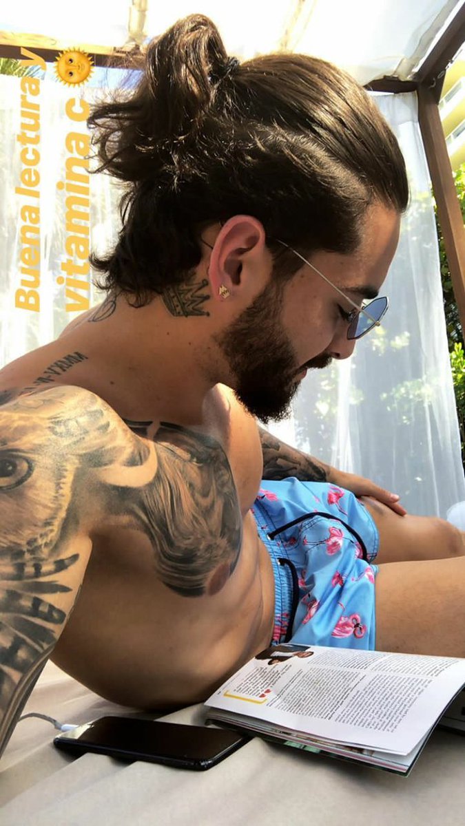 JuanFtDustin's tweet photo. AAAAAAAAA QUE HERMOSO QUE PERFECCIÓN MIREN ESE PERFIL TOY MUERTA https://t.co/2JF16PNI6E