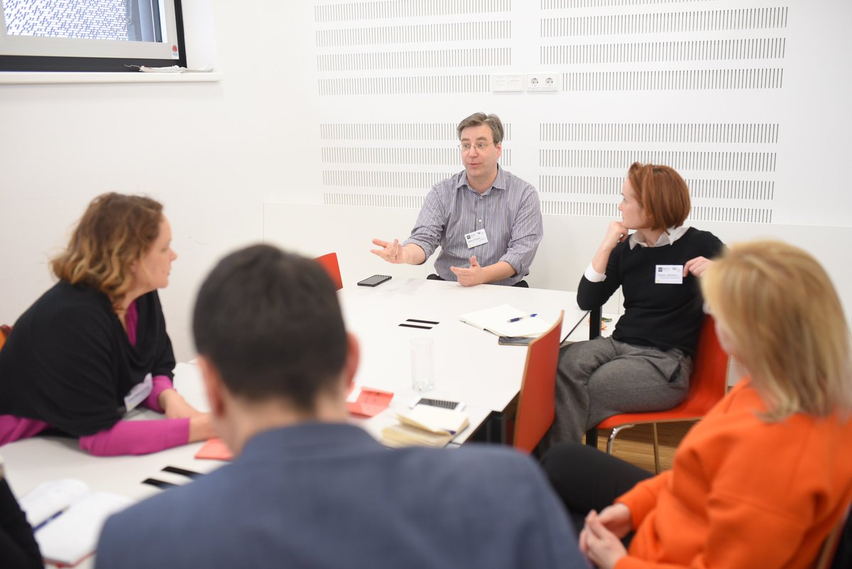npose_kompetenz's tweet photo. Discussing the main challenges of #civilsociety in the Balkans @neven_marinovic @nateinbg @jadviga @erstefoundation https://t.co/xQvq9tIPth