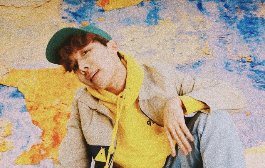hoxeokie's tweet photo. thank you for letting us in to hope world #HOPEWORLDMixtapeOUTNOW https://t.co/X9FK5RyRFh
