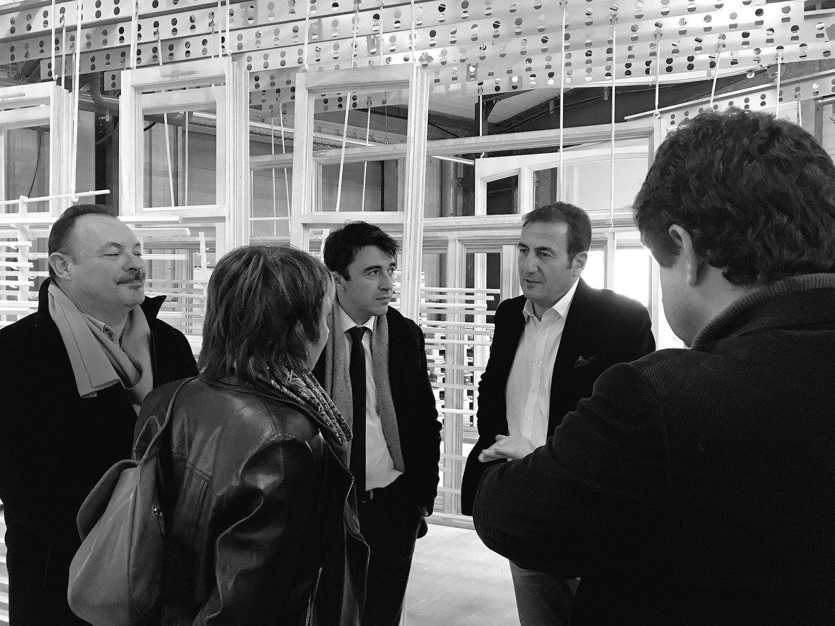 YannWehrling's tweet photo. Très intéressante visite de l’entreprise creusoise #Atulam #lafenêtrefrançaise. Le secret d’un succès #madeinfrance 🇫🇷 : spécialisation & qualité. Sujet d’attention : l’approvisionnement en bois français (chêne) qui est acheté... par les chinois !
#Creuse #Jarnages https://t.co/nACXZ1qL5i