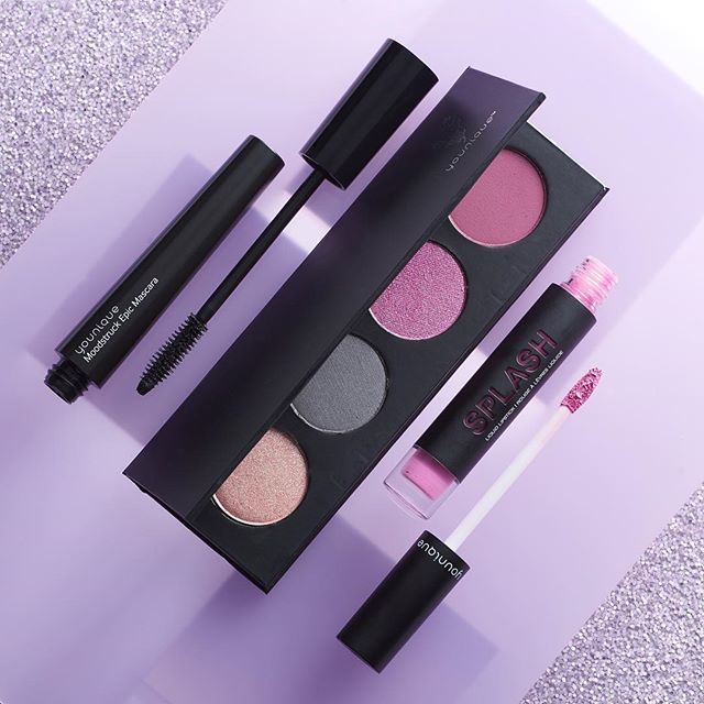 Younique_Corp's tweet photo. The March Customer Kudos gives you the ultimate Triple Sizzle with three seriously hot products for your eyes and lips. Get your choice of #MOODSTRUCKSPLASH liquid lipstick, #MOODSTRUCKEPIC mascara, and a #MOODSTRUCK pressed shadow quad palette filled wi… https://t.co/nHX4f64UY9 https://t.co/F2oMZjnyY1