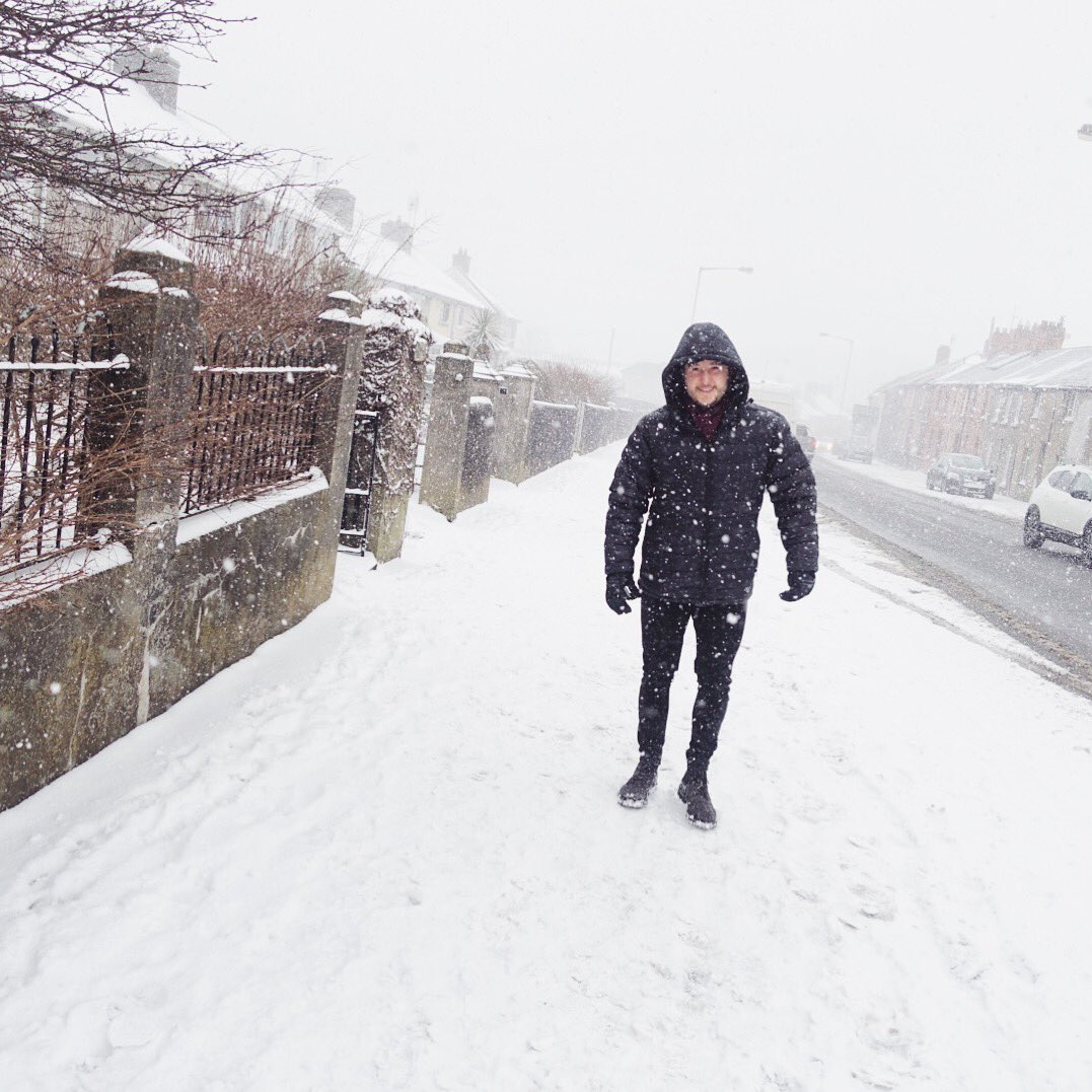 DavidPalleschi's tweet photo. Currently ❄️

Can't stand the dull irish weather so it's a nice change to have some snow, at least until I can get me some sun! 🏖

#BeastFromTheEast https://t.co/9bYz93TA0n